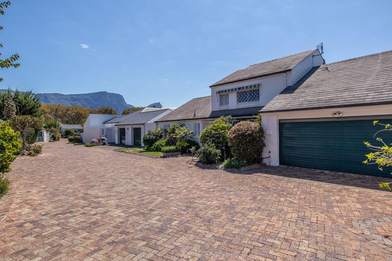 3 Bedroom Property for Sale in Constantia Western Cape